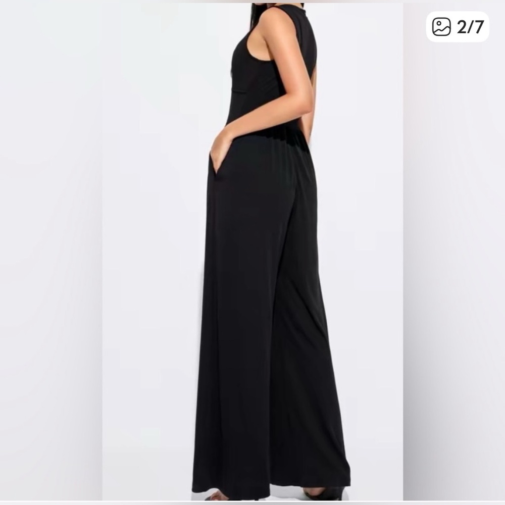Woman’s Black Wide Leg, Sleeveless Jumpsuit - Picture 6 of 16